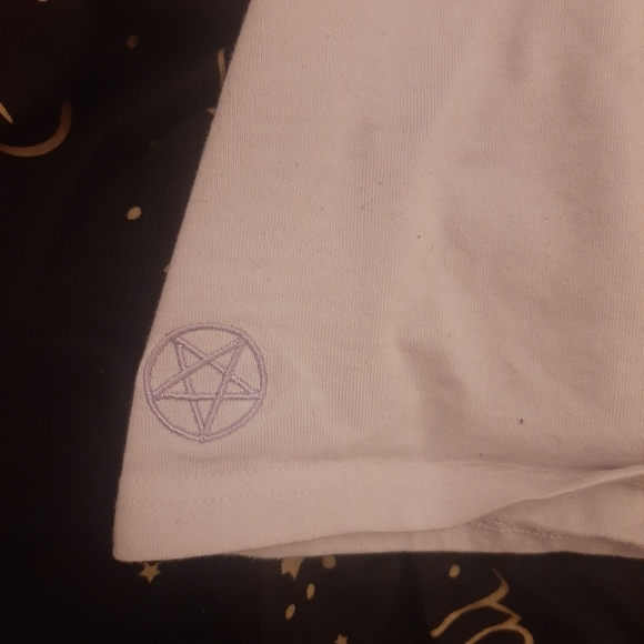 Cold ones crop top - Picture 2 of 2